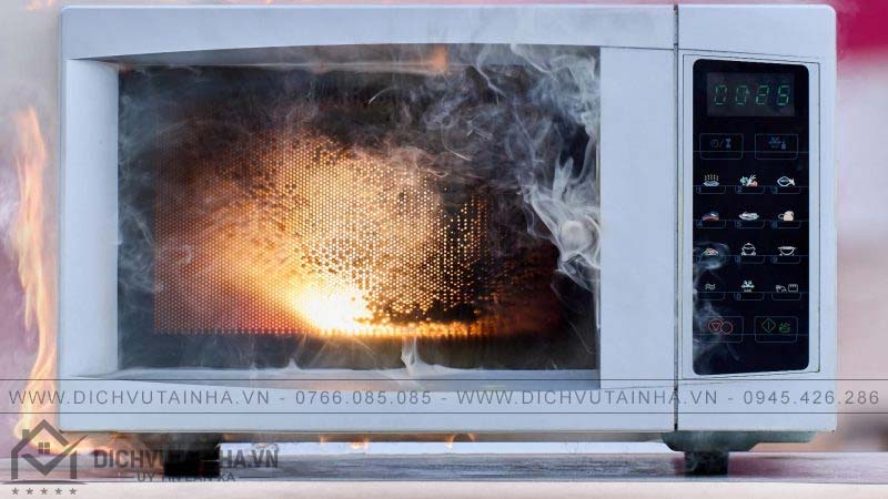 Lò vi sóng phát tia lửa