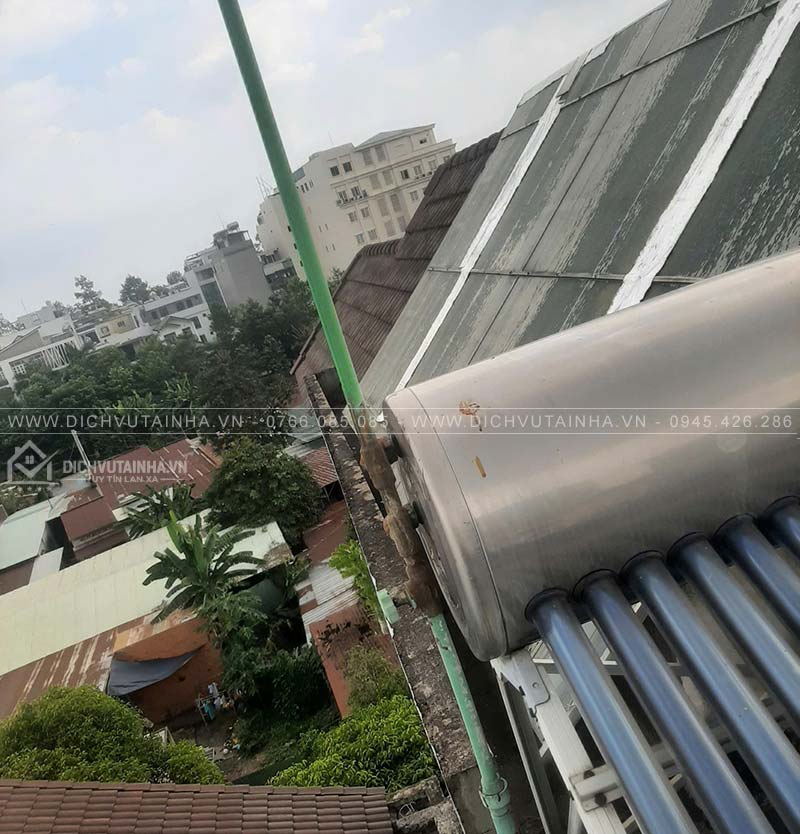Kiểm tra vị trí rò rỉ nước bình nóng lạnh mặt trời