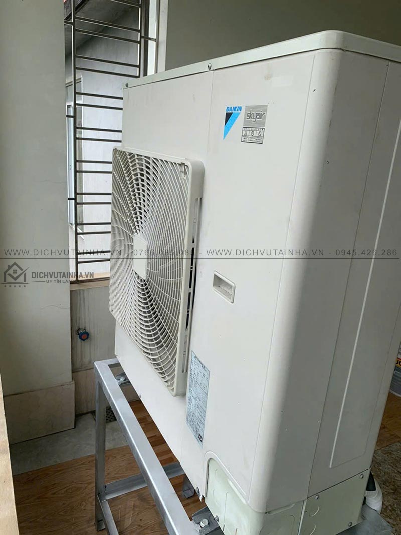 Dàn nóng điều hòa Daikin 42000 Btu sử dụng Gas R32